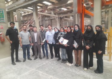 بازدید دانشجویان رشته بهداشت حرفه‌ای دانشگاه علوم پزشکی نیشابور از کارخانه پرین بتن